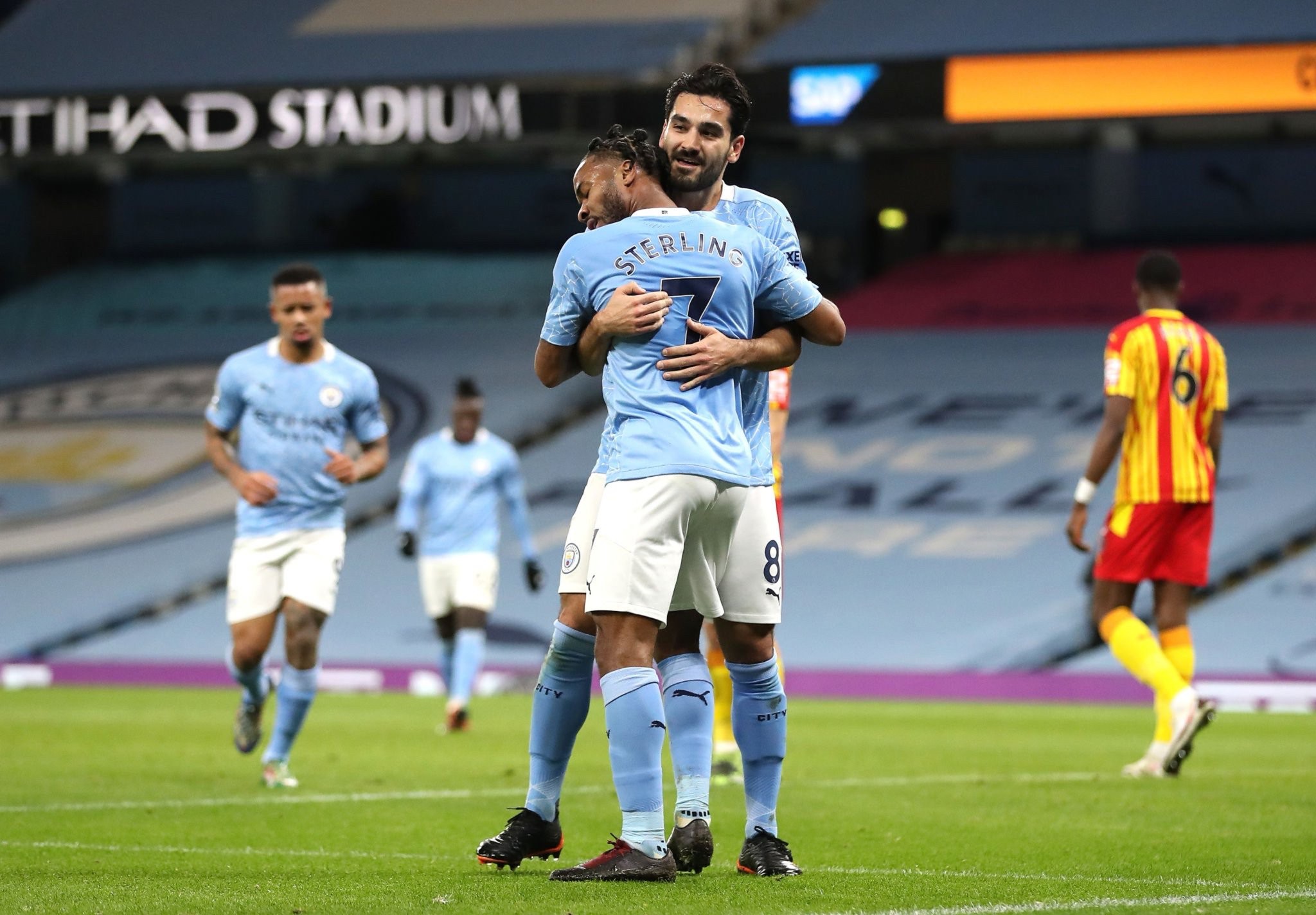 能够见证更 能够见证更